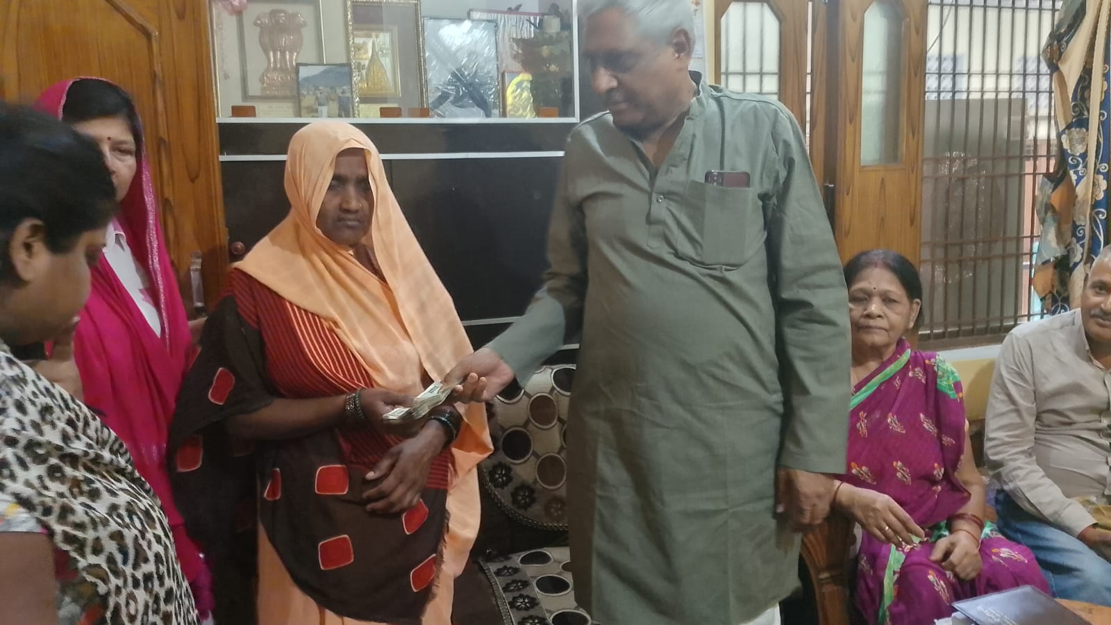 गरीब कन्या विवाह सहायता वितरण